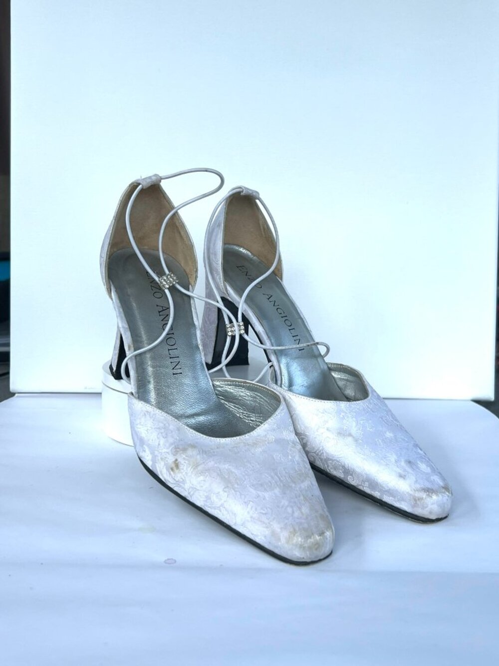 Enzo Angiolini White Wedding Dress Pumps w Satin Brocade | Ladies Size 6